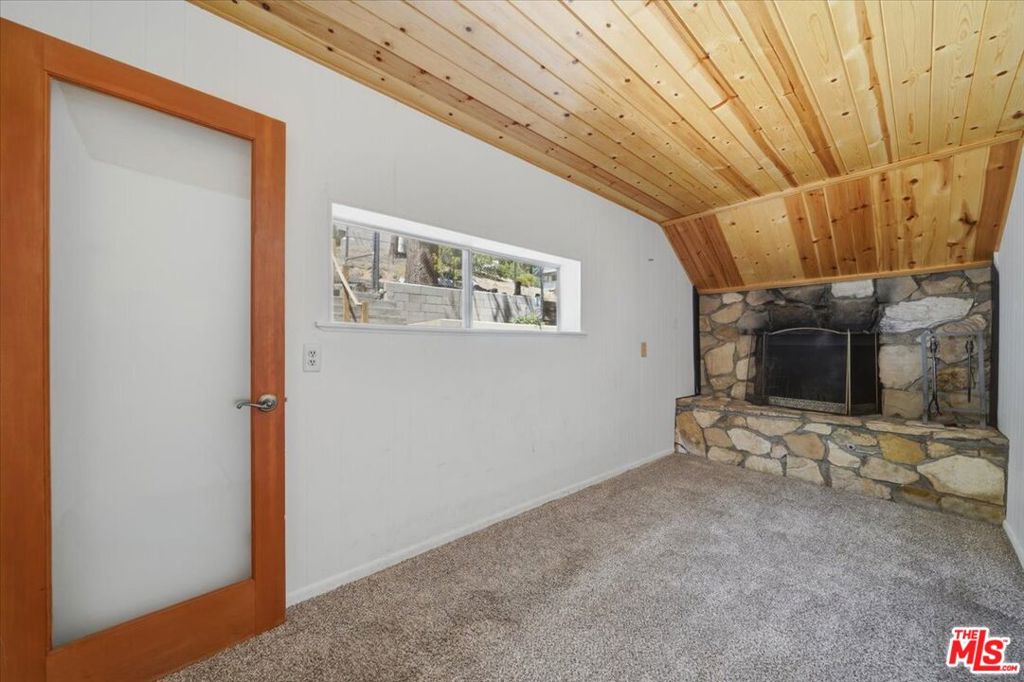 718 Blue Jay Road Property Photo 13