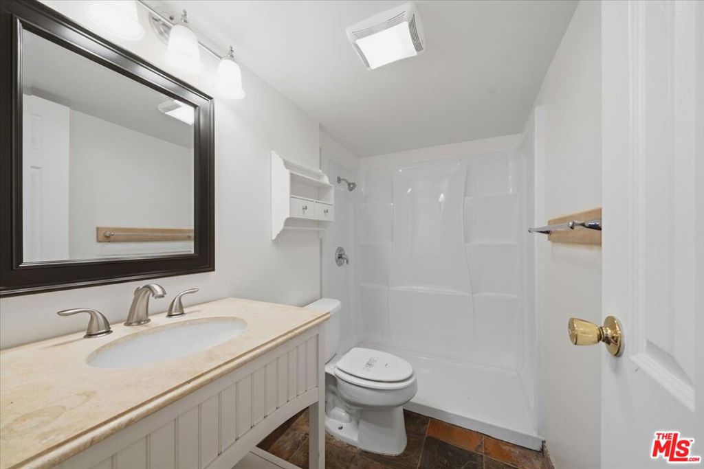 718 Blue Jay Road Property Photo 16