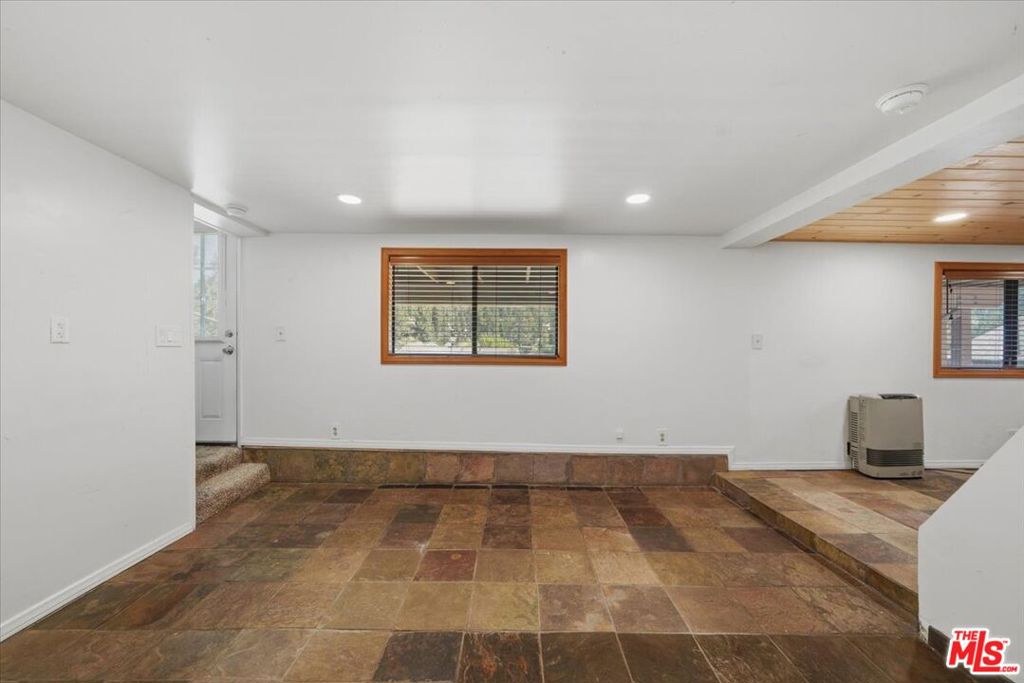718 Blue Jay Road Property Photo 17