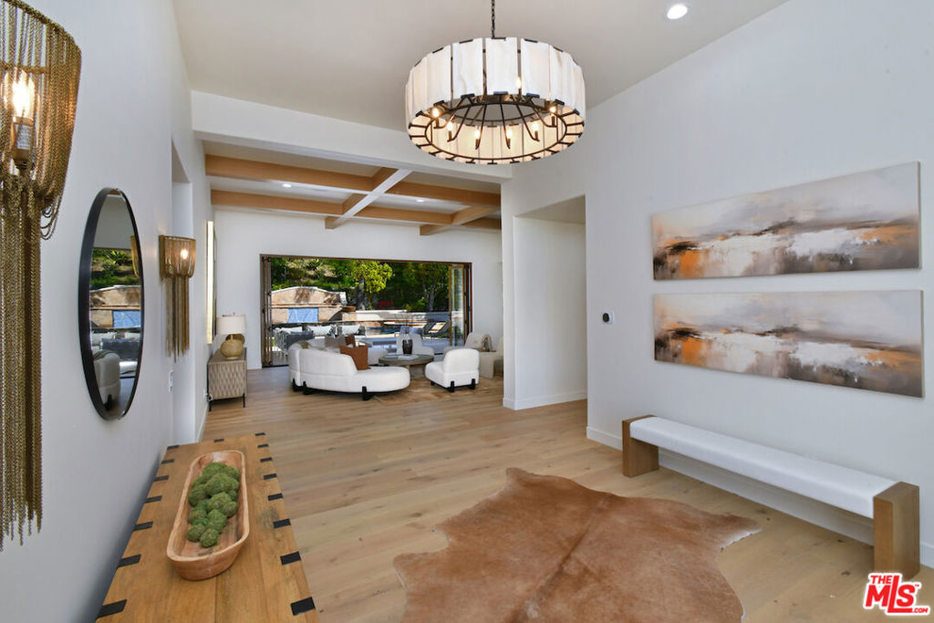 25605 Melbourne Court Property Photo 8
