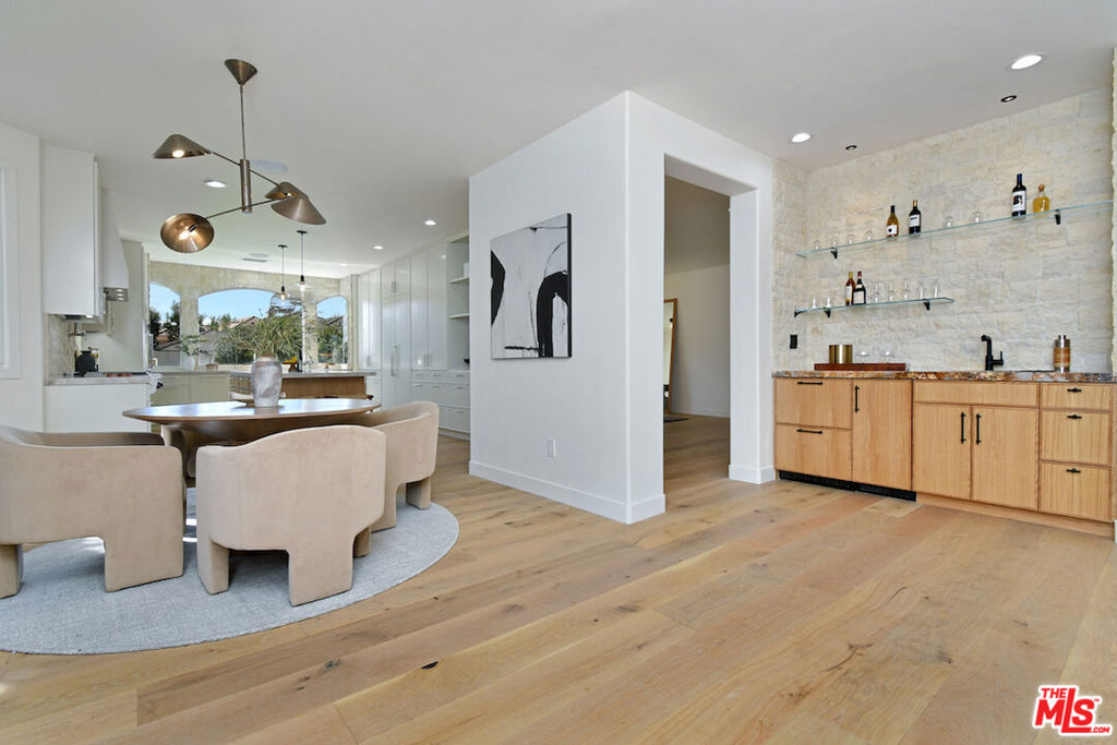25605 Melbourne Court Property Photo 19