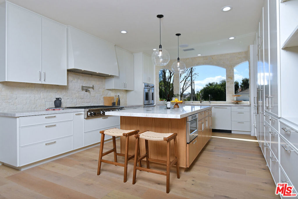 25605 Melbourne Court Property Photo 22