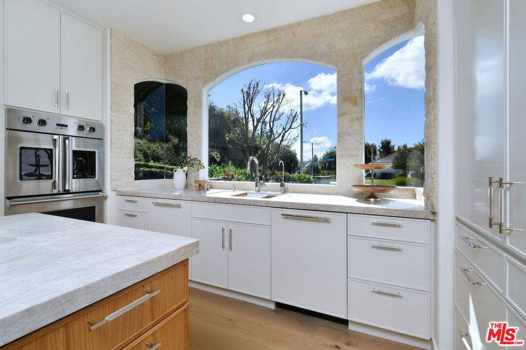 25605 Melbourne Court Property Photo 23