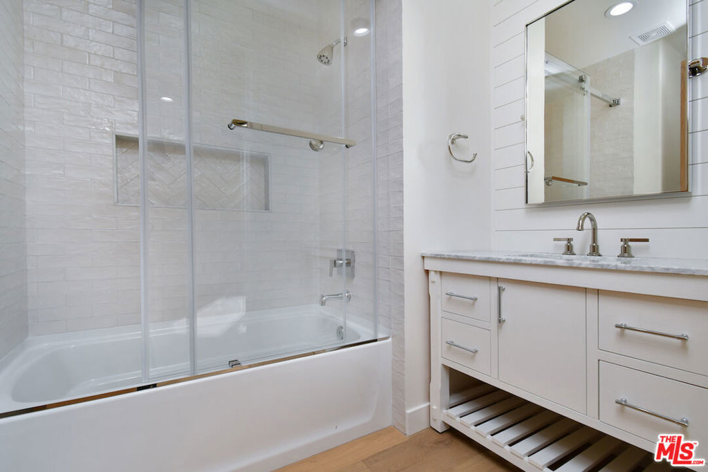 25605 Melbourne Court Property Photo 43