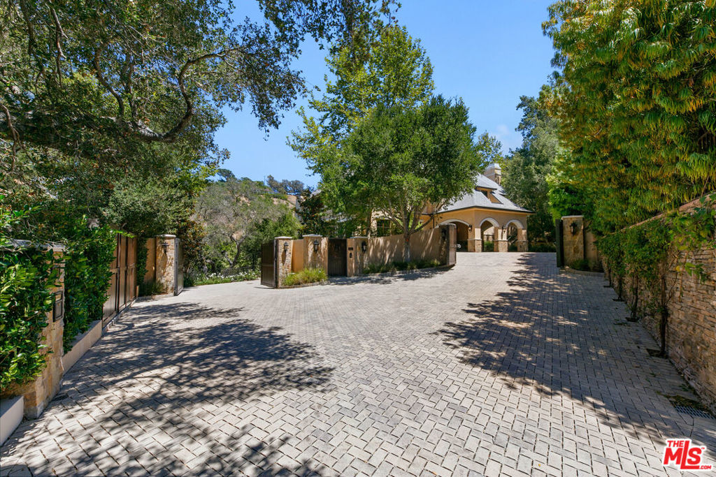 3911 Oeste Avenue Property Photo 3