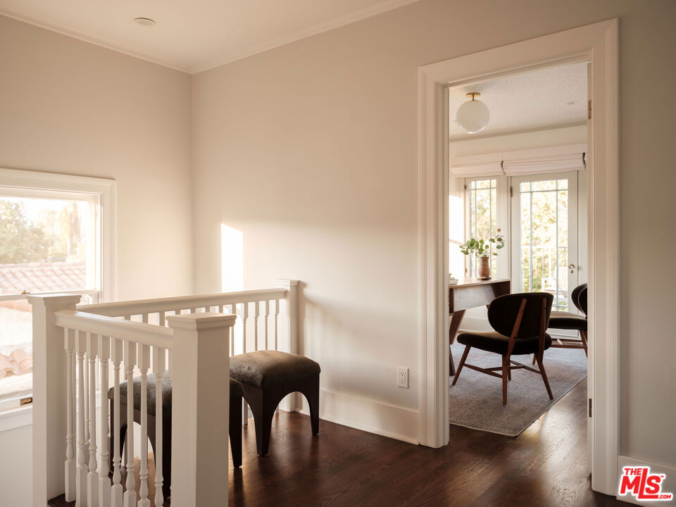 101 N Gower Street Property Photo 25