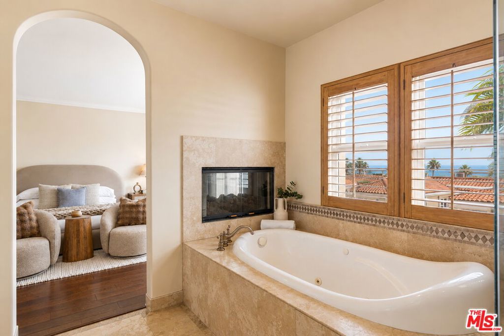 23963 De Ville Way Property Photo 21