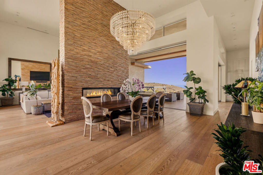 10715 Yerba Buena Road Property Photo 7