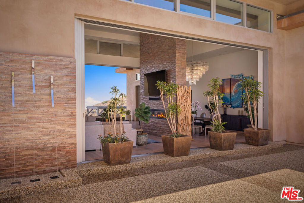 10715 Yerba Buena Road Property Photo 8