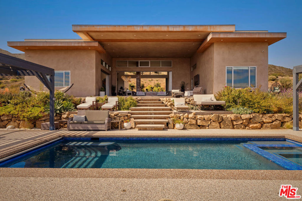 10715 Yerba Buena Road Property Photo 15
