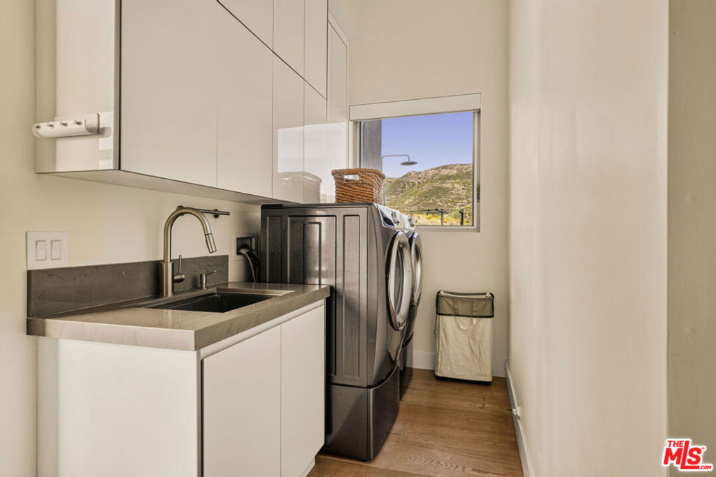 10715 Yerba Buena Road Property Photo 29