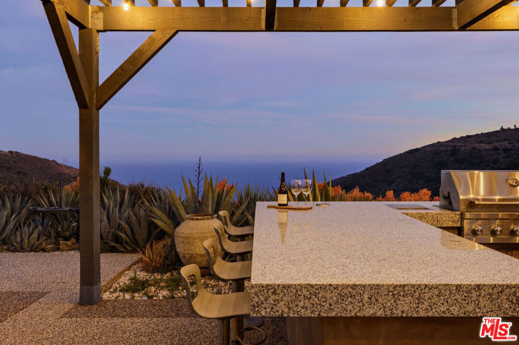 10715 Yerba Buena Road Property Photo 36