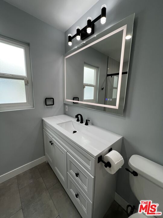 13419 Zanja Street Property Photo 9