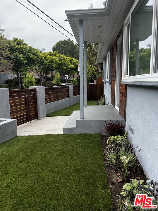 13419 Zanja Street Property Photo 15