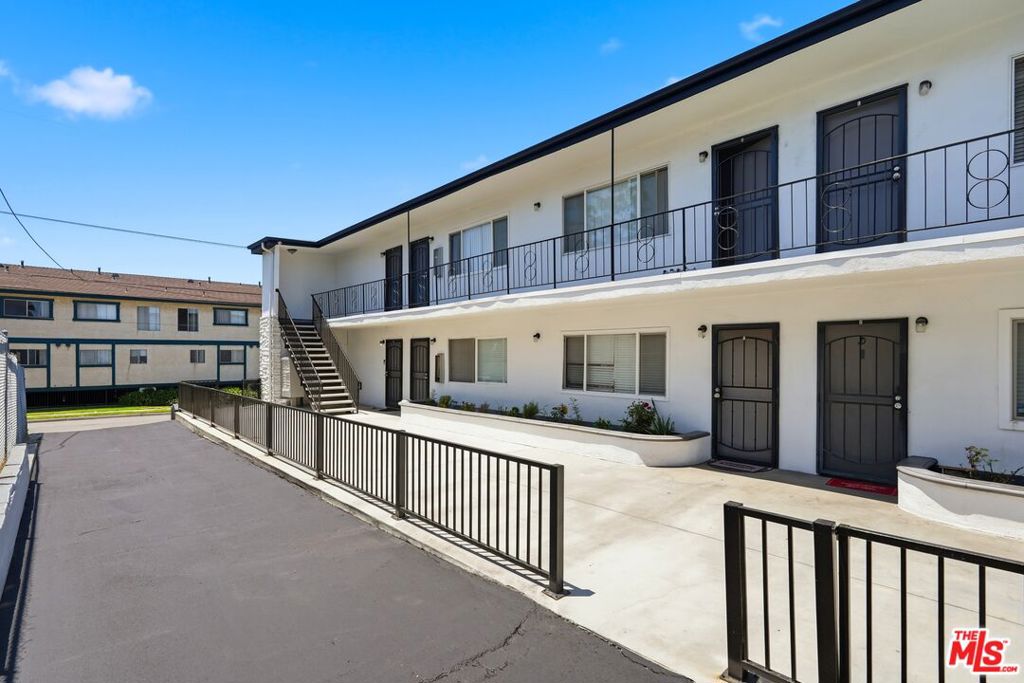 17220 Grevillea Avenue Property Photo 3