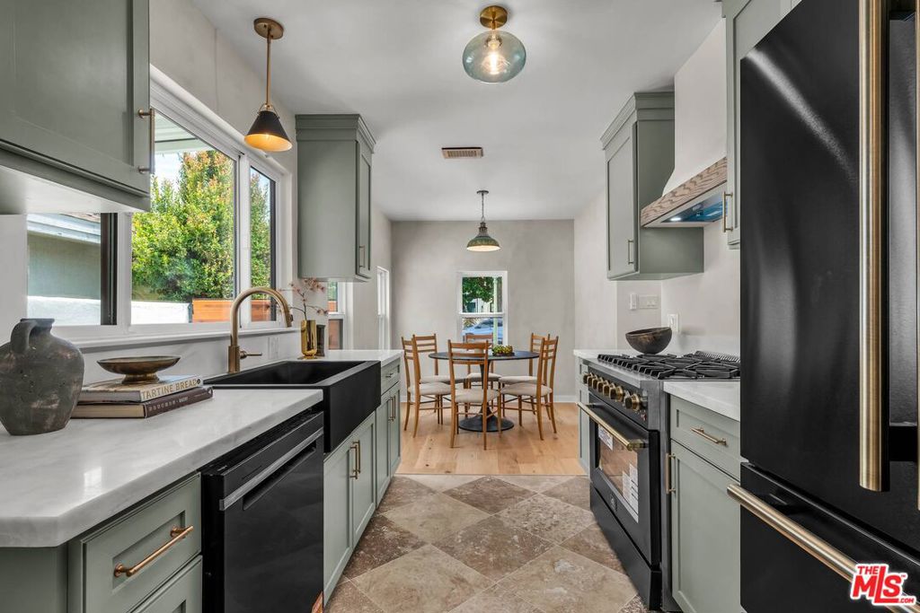 2015 Malcolm Avenue Property Photo 12