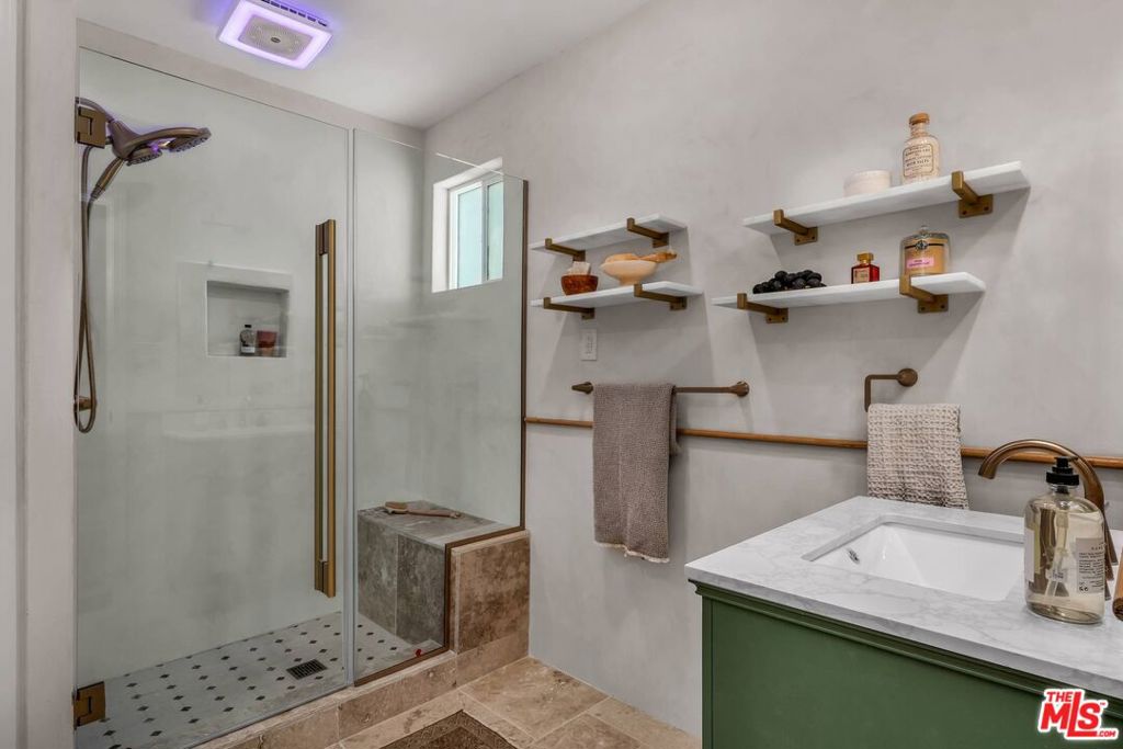 2015 Malcolm Avenue Property Photo 20