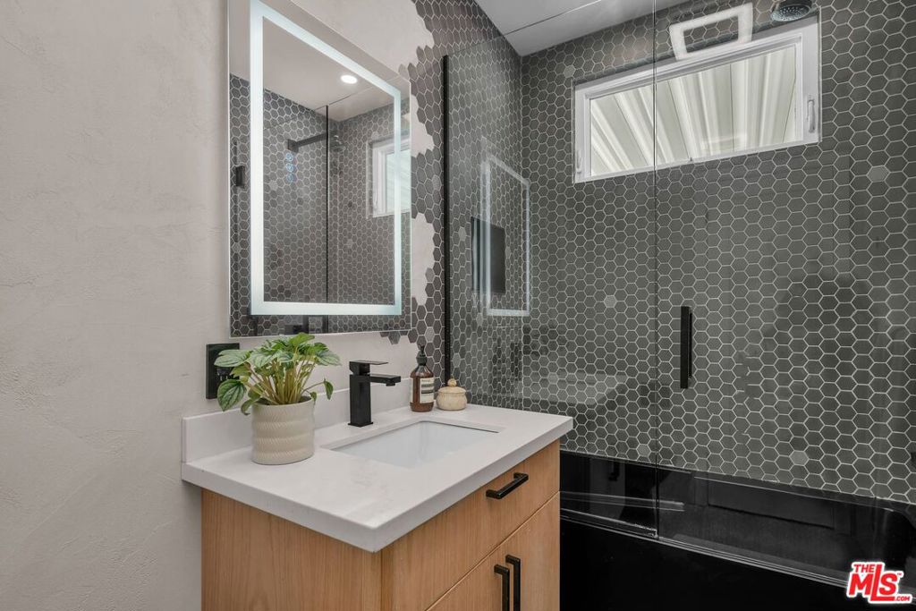 2015 Malcolm Avenue Property Photo 24