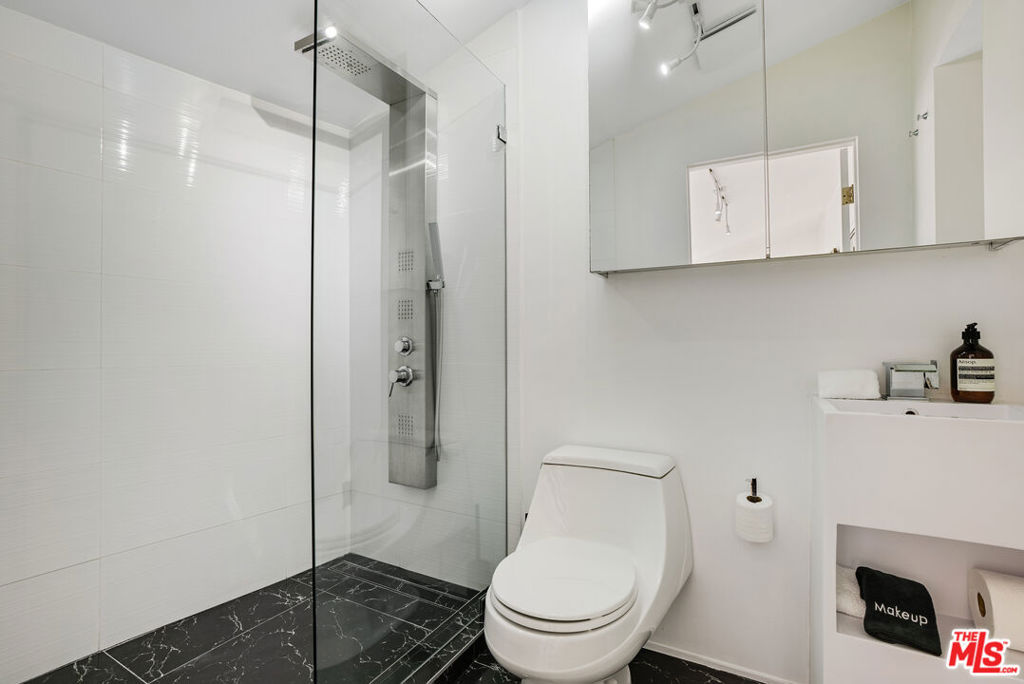8752 Rangely Avenue Property Photo 14