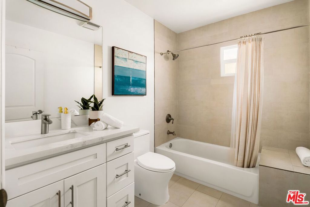 3046 Bagley Avenue Property Photo 12