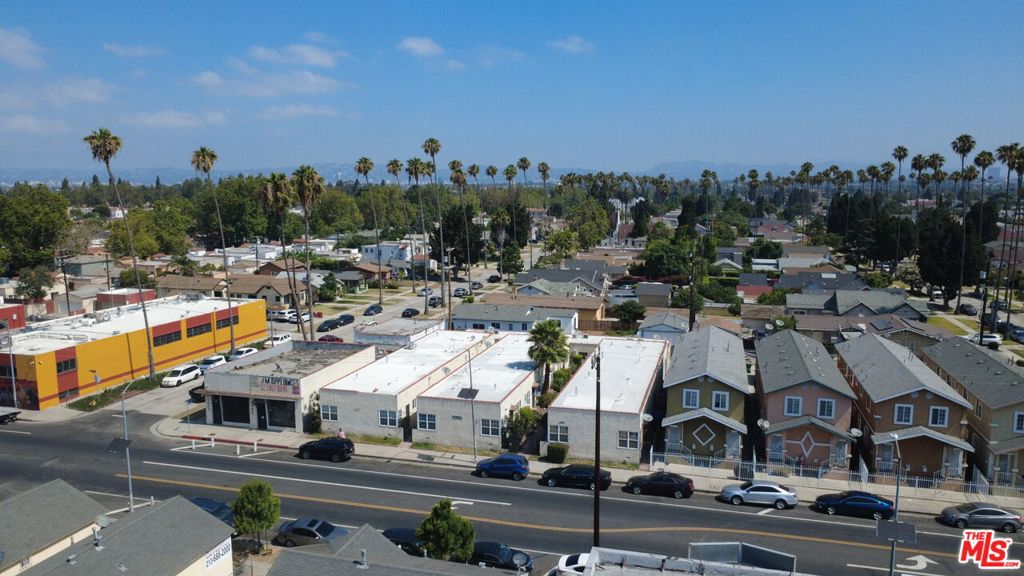 2417 W Vernon Avenue Property Photo 2