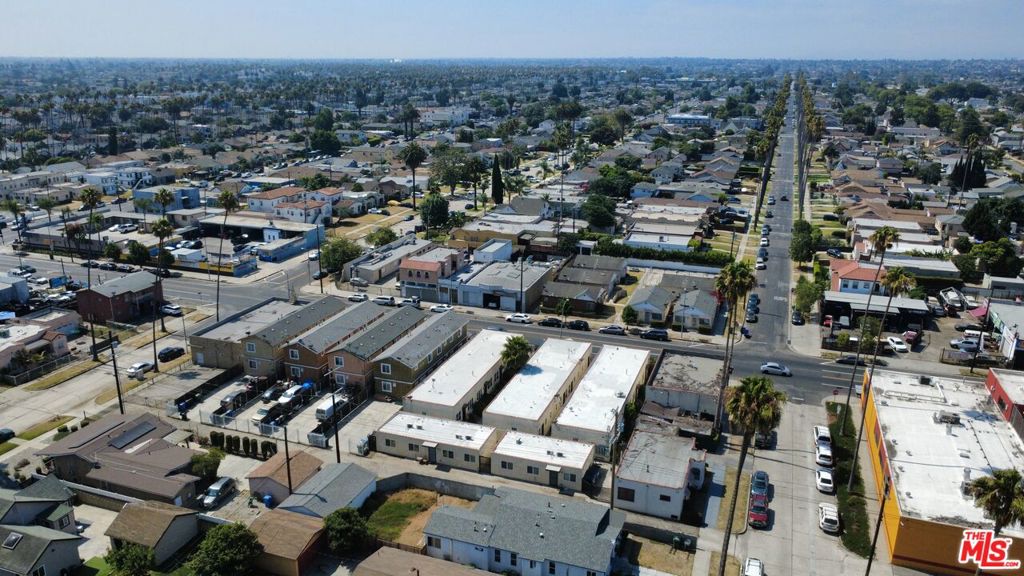 2417 W Vernon Avenue Property Photo 7