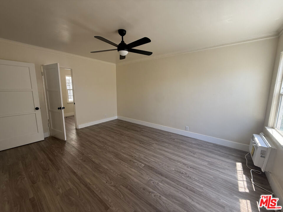 2417 W Vernon Avenue Property Photo 13