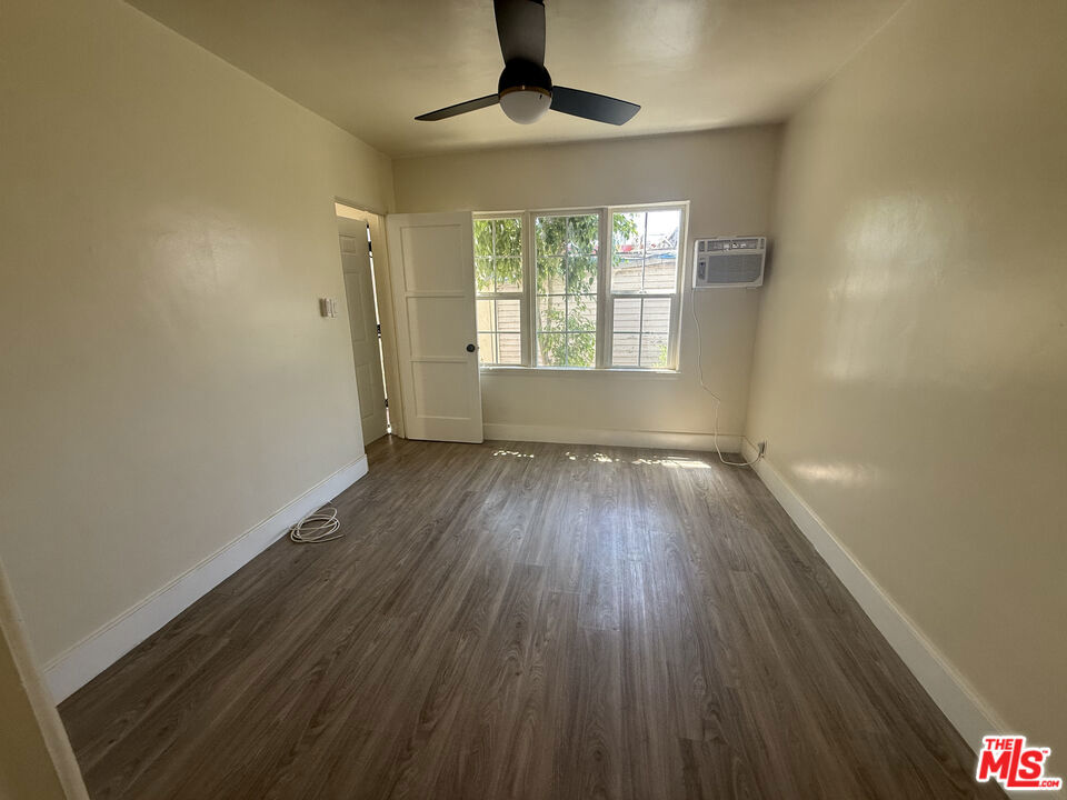 2417 W Vernon Avenue Property Photo 16
