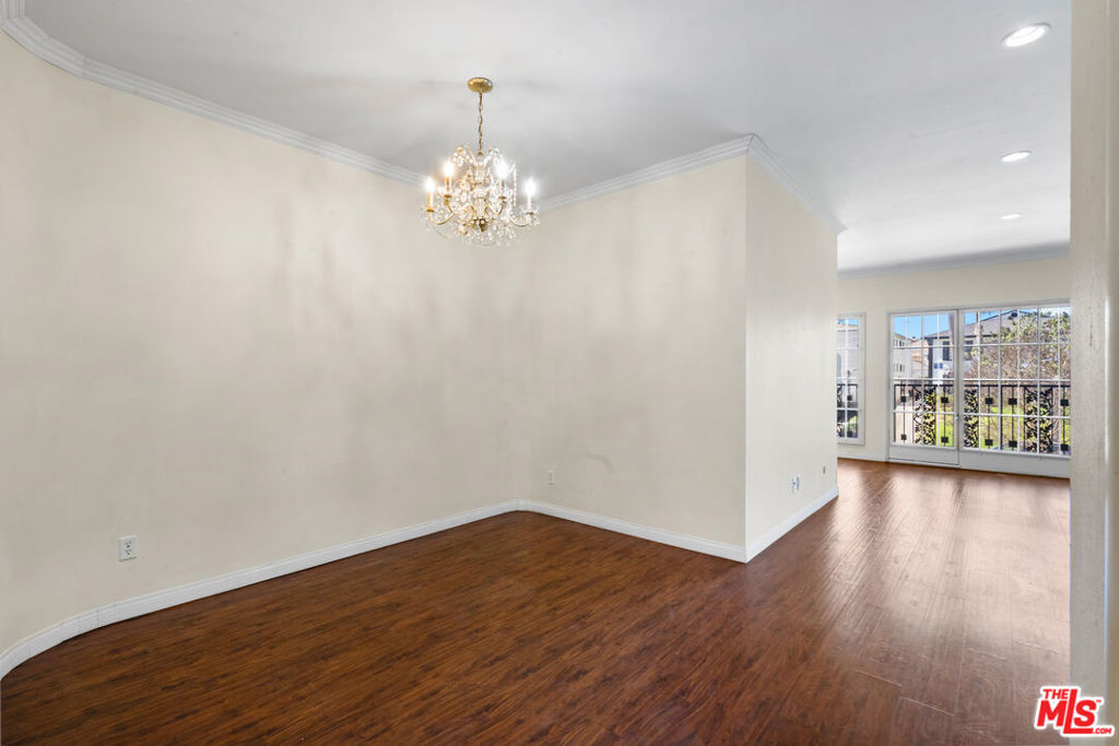 822 S Windsor Boulevard 102 Property Photo 13