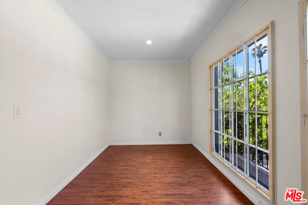 822 S Windsor Boulevard 102 Property Photo 16