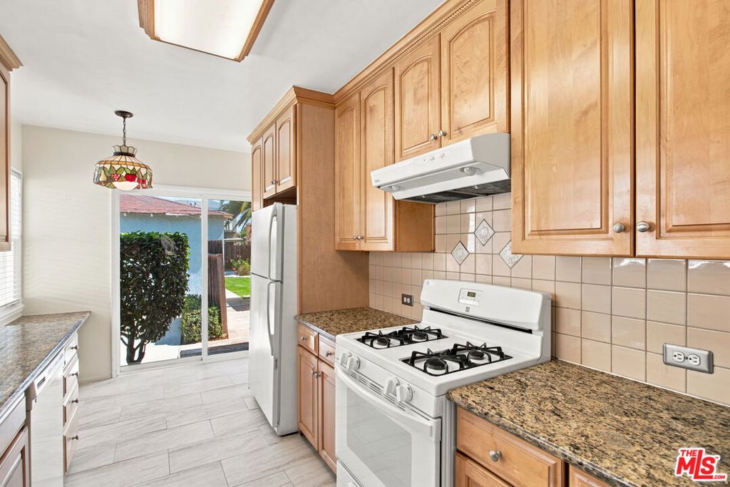 801 W Columbia Street Property Photo 14