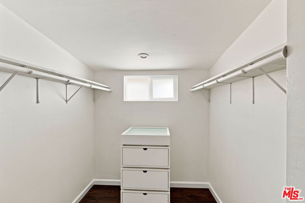 801 W Columbia Street Property Photo 29