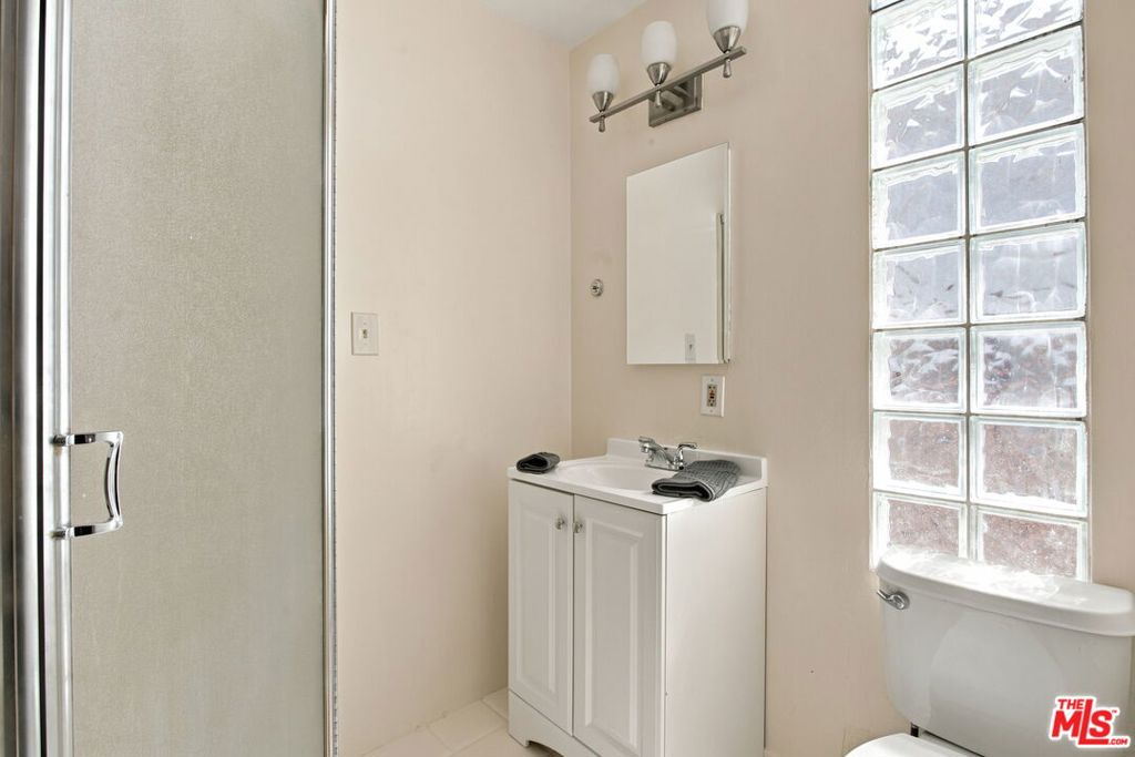 801 W Columbia Street Property Photo 31