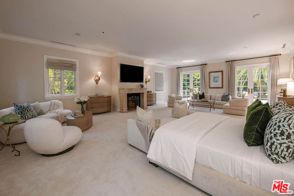 70 Beverly Parkway Property Photo 13