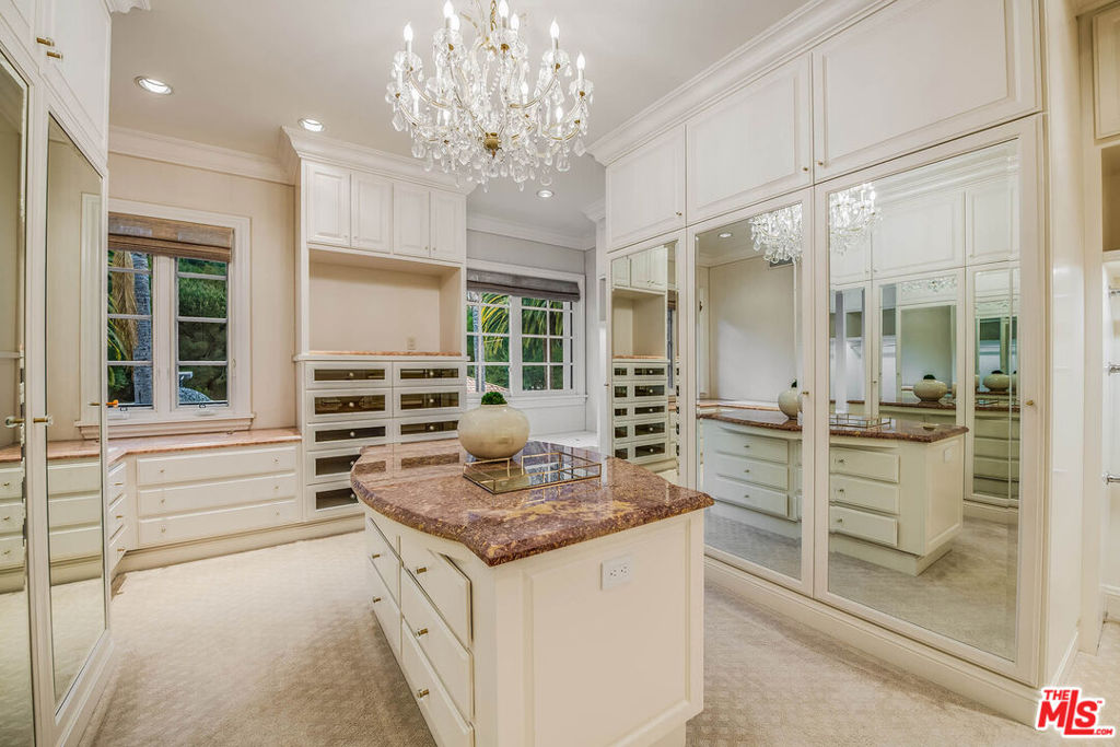 70 Beverly Parkway Property Photo 16