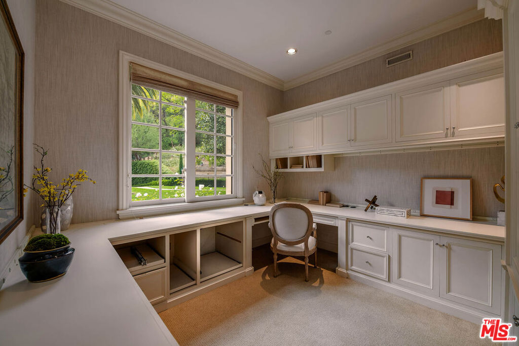 70 Beverly Parkway Property Photo 27