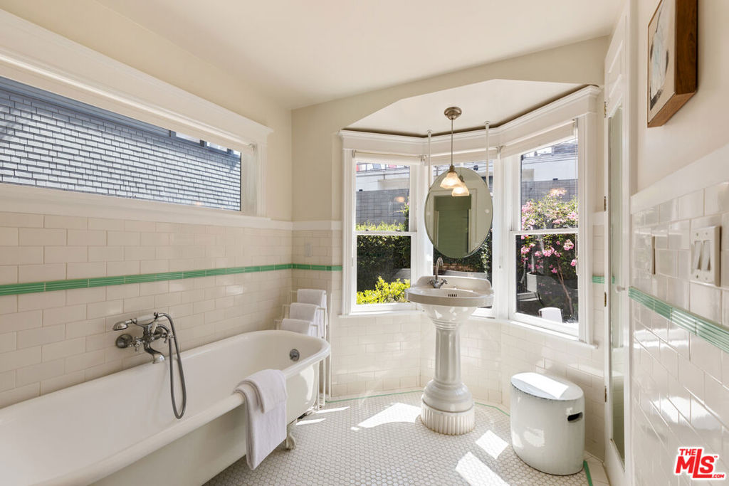 12 Rose Avenue Property Photo 19