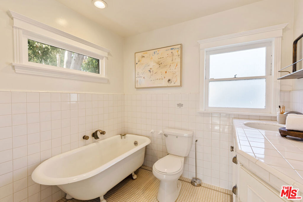 12 Rose Avenue Property Photo 44