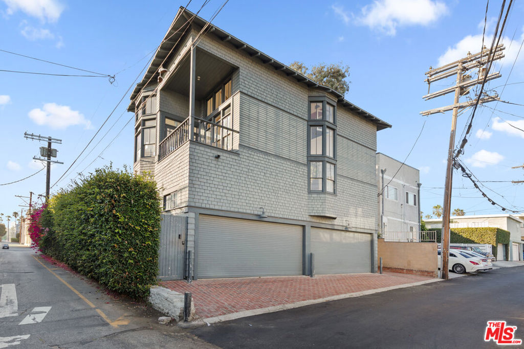 12 Rose Avenue Property Photo 45