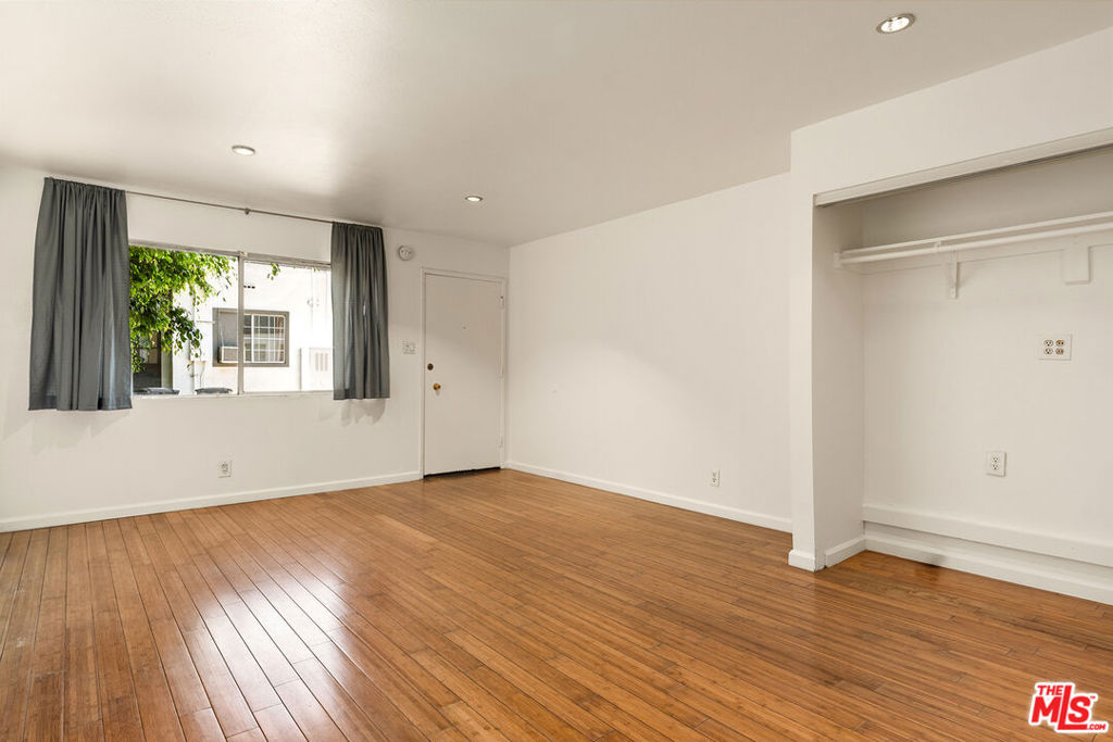 358 N San Vicente Boulevard Property Photo 16