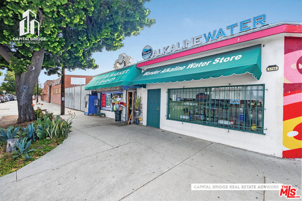 5766 Venice Boulevard Property Photo 4