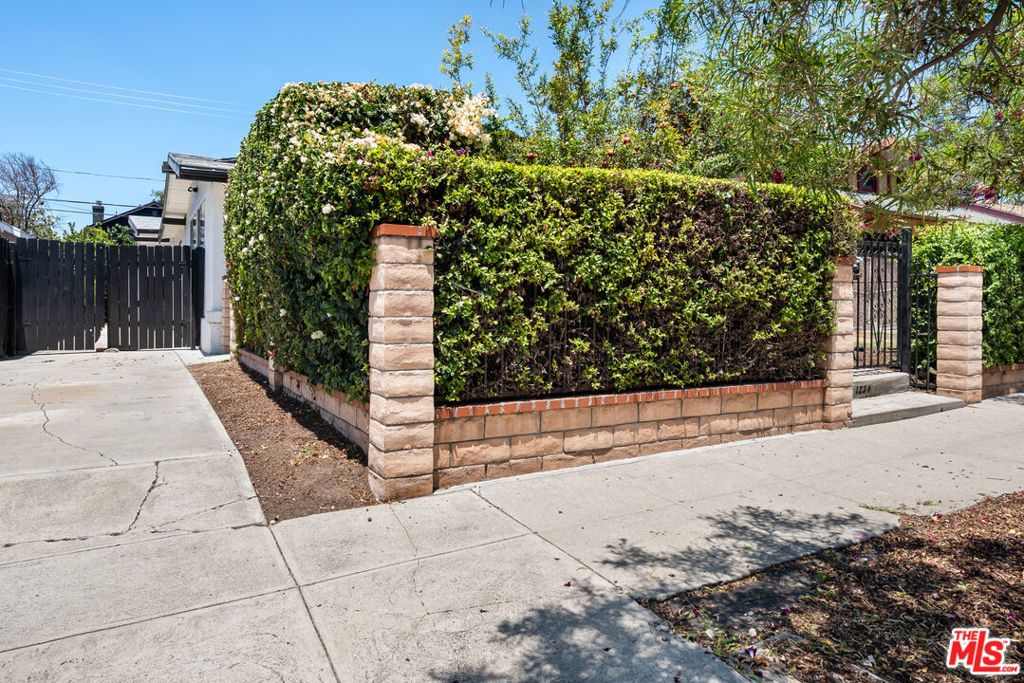 123 N Dillon Street Property Photo 4