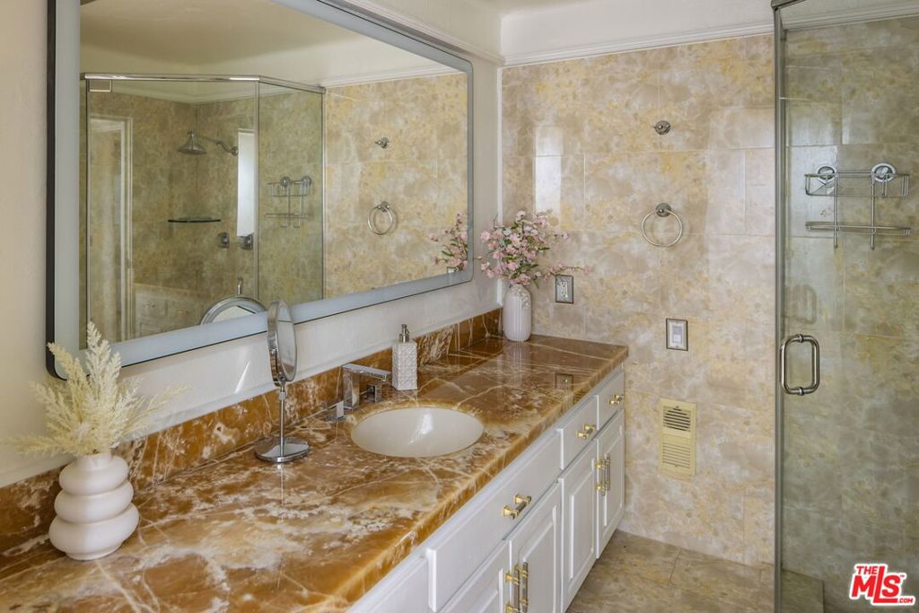 2184 Century Woods Way Property Photo 11