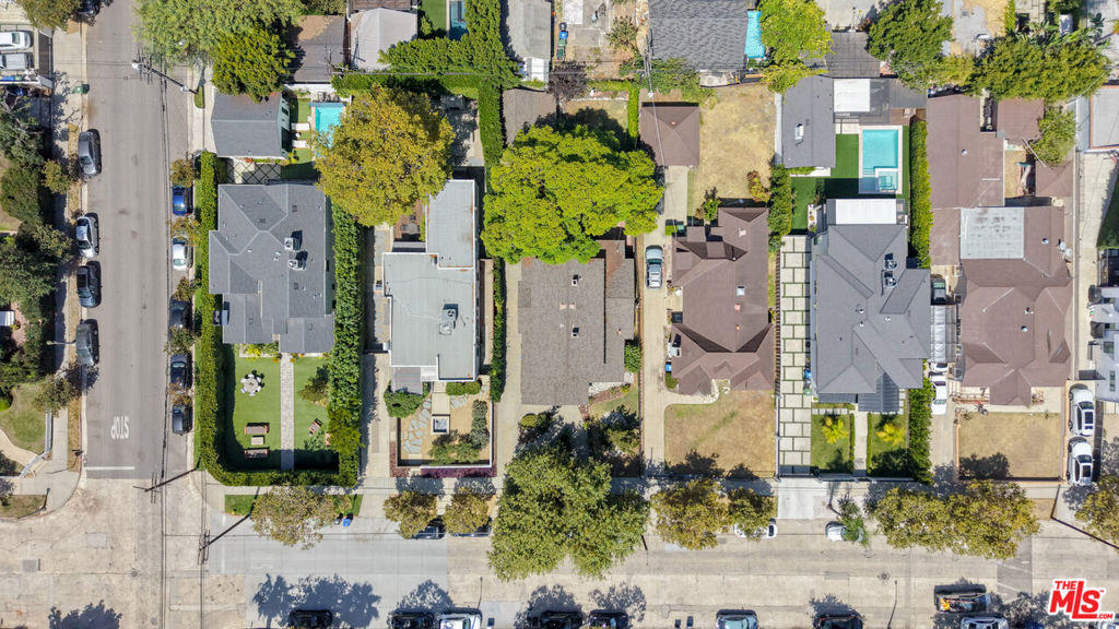 613 N Lucerne Boulevard Property Photo 10