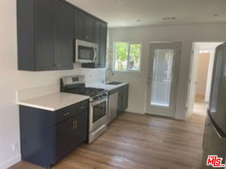821 N Harvard Boulevard Property Photo 5