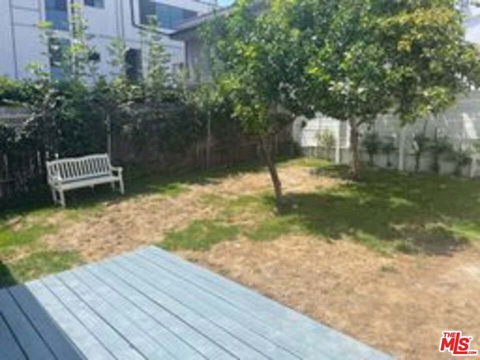 821 N Harvard Boulevard Property Photo 20