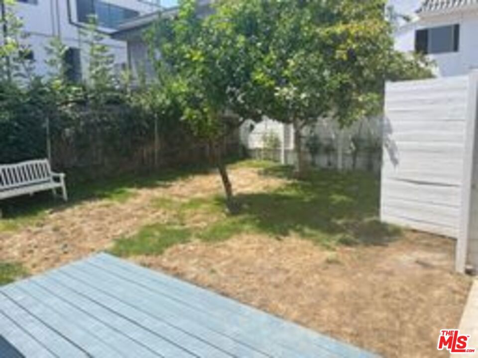 821 N Harvard Boulevard Property Photo 23