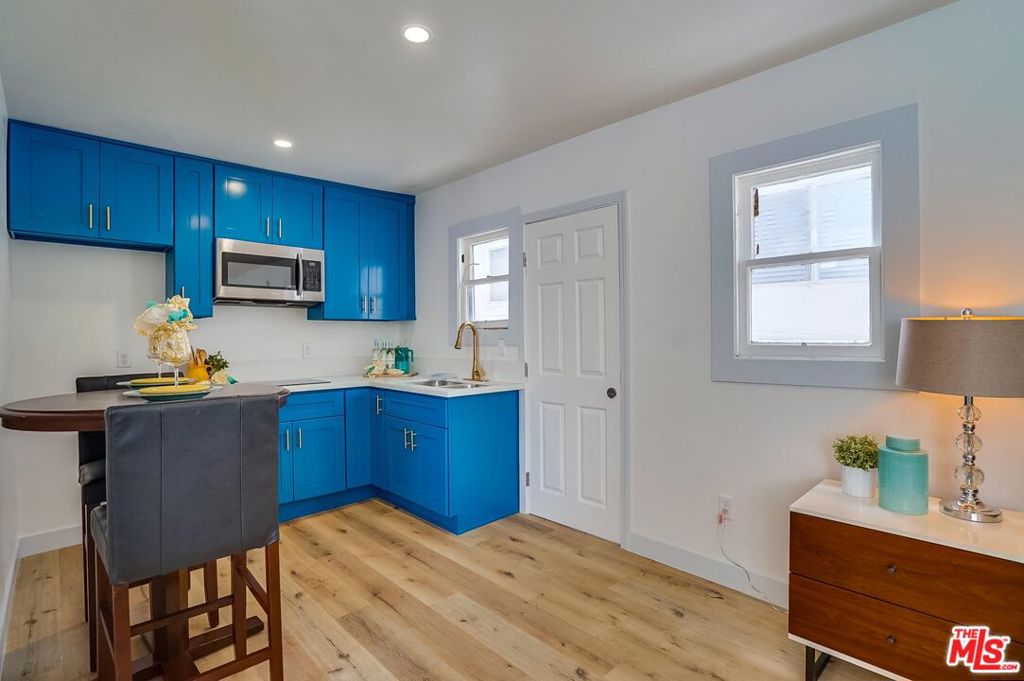 1208 Daisy Avenue Property Photo 6