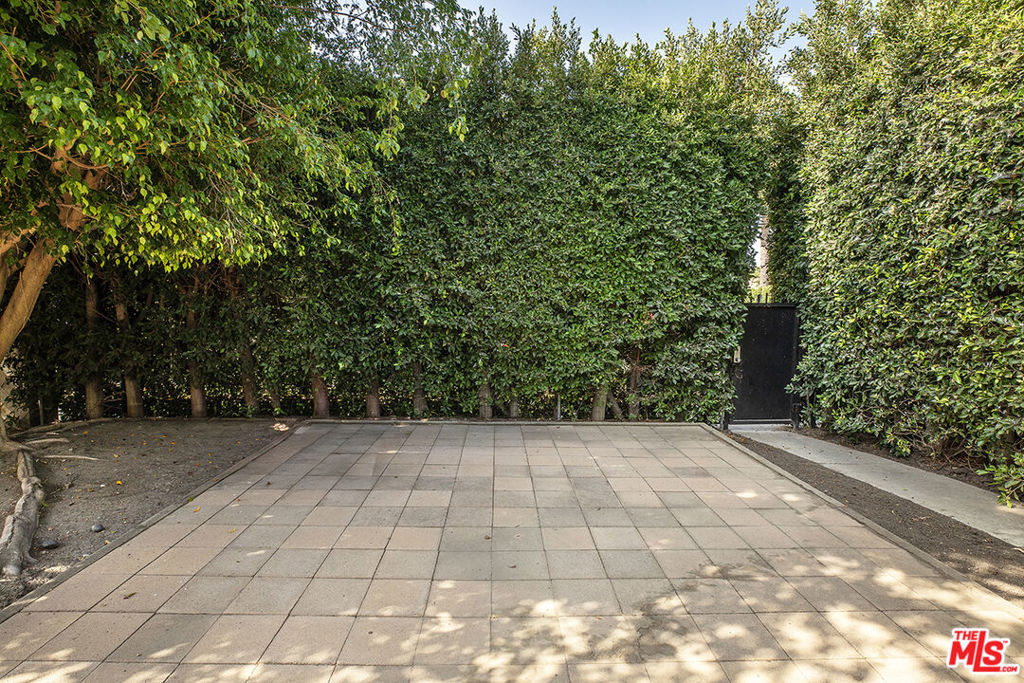8517 Pickford Street Property Photo 7