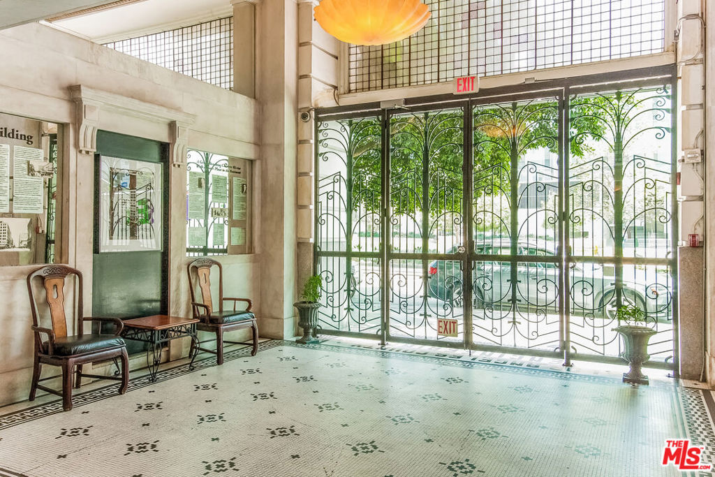 108 W 2nd Street 313 Property Photo 39